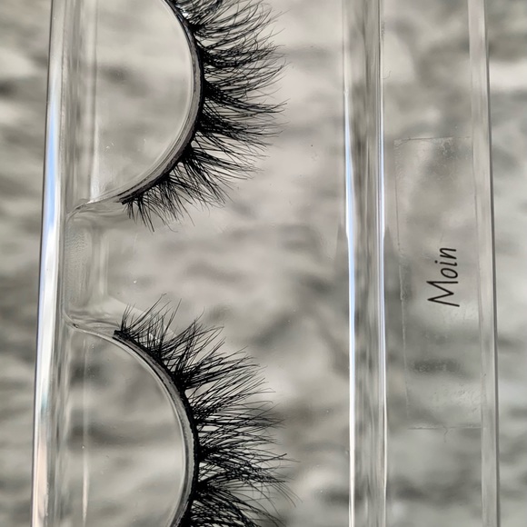 "Moin" || Lashful Lengths Luxury Mink Eyelashes - Picture 2 of 6
